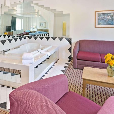 Super 8 By Wyndham Canonsburg/Pittsburgh Area Экстерьер фото