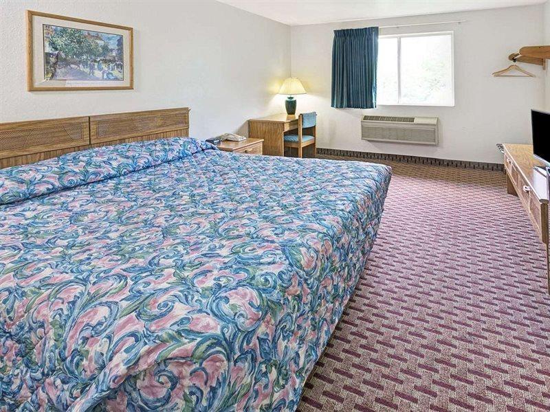 Super 8 By Wyndham Canonsburg/Pittsburgh Area Экстерьер фото